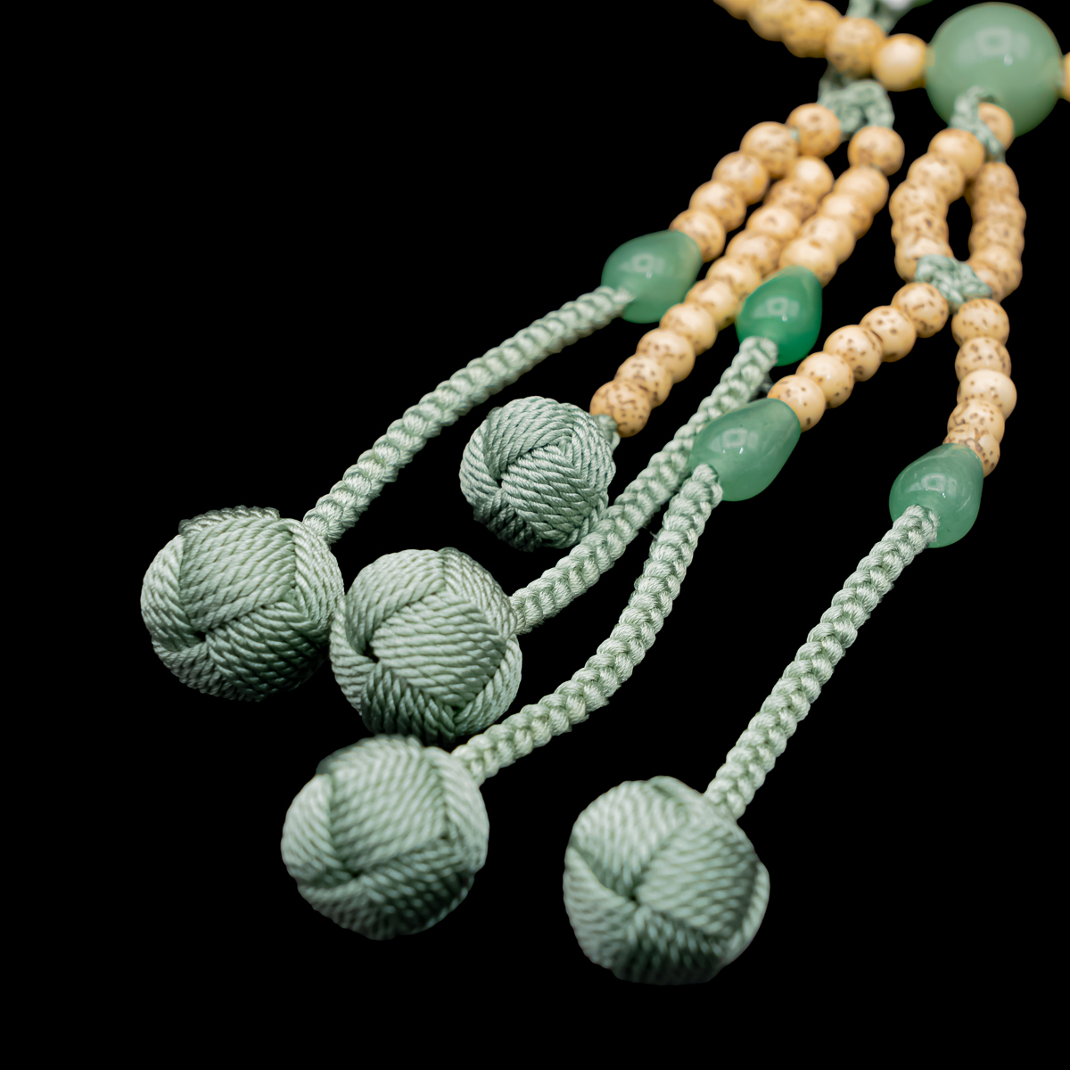星月菩提樹 数珠 8寸（小・女性向け） 翡翠仕立 カガリ梵天 トクサ