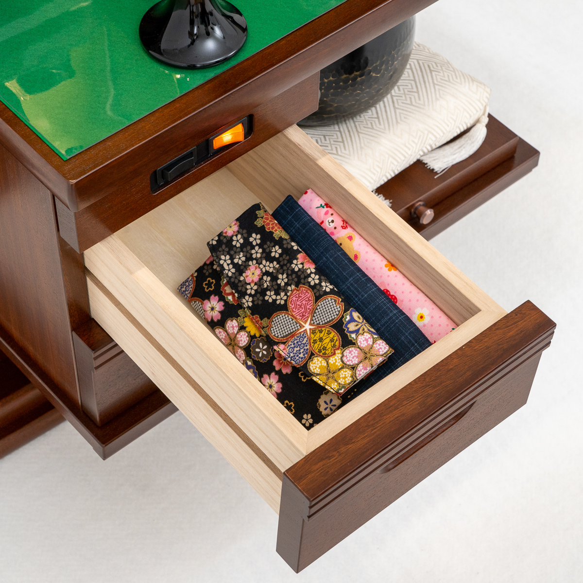 家具調仏壇ブラウンウッド｜アサメラ｜徳島仏壇｜自動扉｜椅子対応｜特