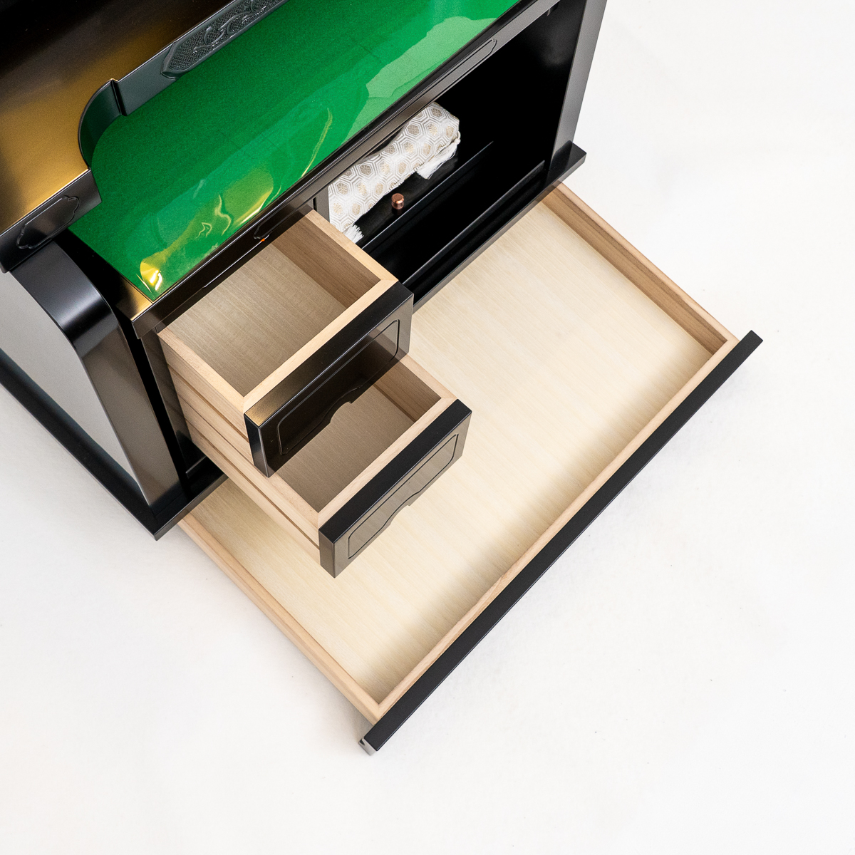 オストリッチ・エッグ飾り】 黒檀製スタンド 理科系 ダークアカデミア