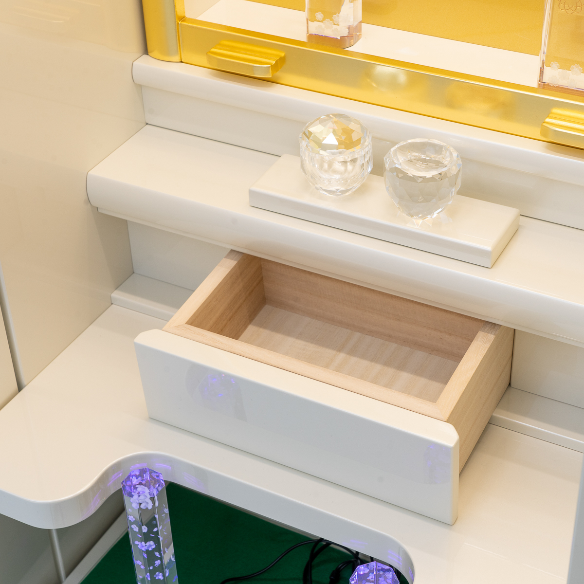 家具調仏壇ピース｜パールアイボリー｜徳島仏壇｜アクリル扉｜特装御