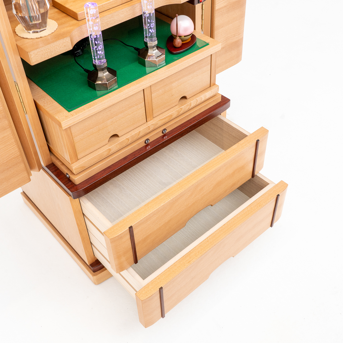 家具調仏壇淡桜｜樺桜｜徳島仏壇｜アクリル扉｜椅子対応｜特装御本尊