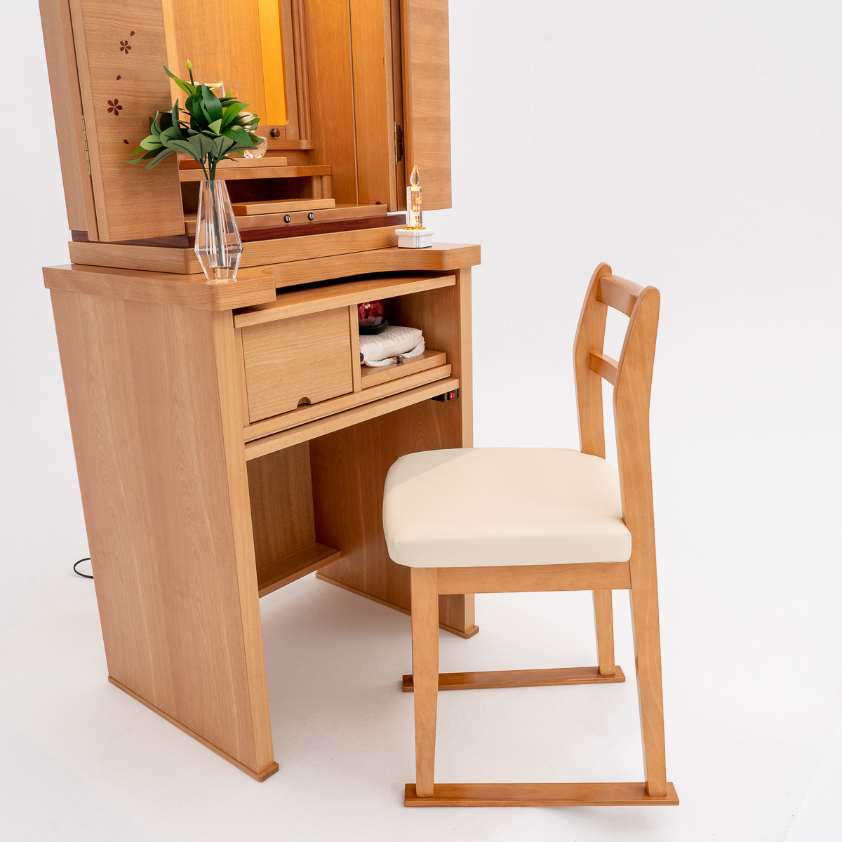 椅子付仏壇ほのか｜樺桜｜徳島仏壇｜アクリル扉｜椅子対応｜特別特装御