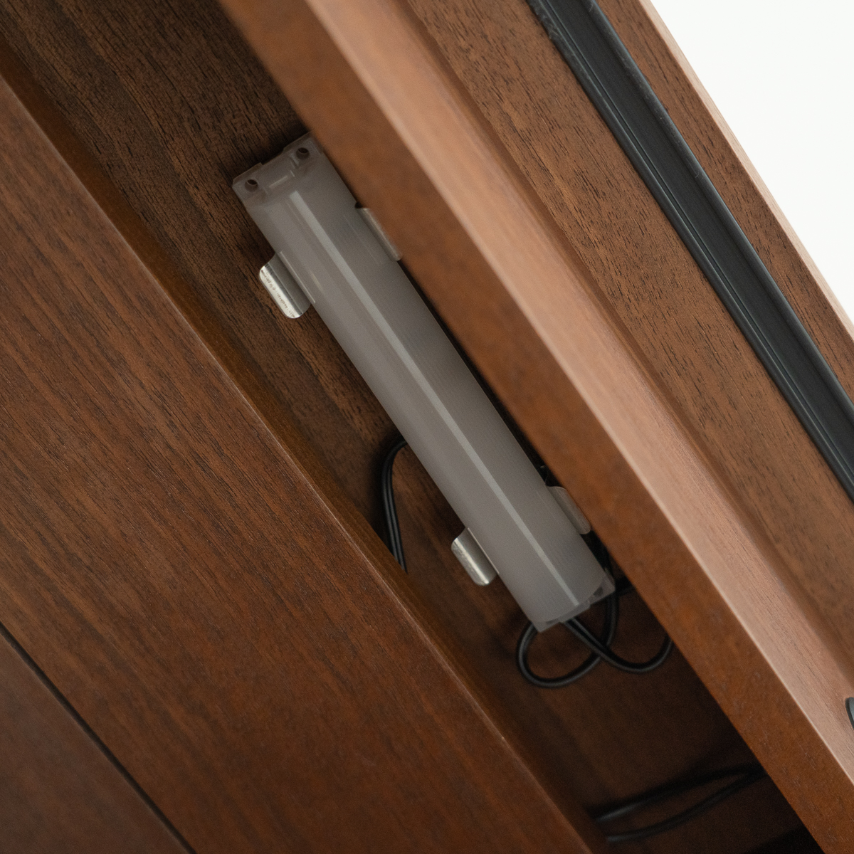 家具調仏壇OKAWA書棚型｜ウォールナット｜アクリル扉｜特装御本尊対応