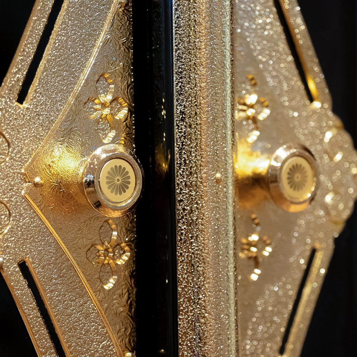 コンパクト仏壇ミニ厨子｜黒うるし調塗｜LED照明付｜特装御本尊対応