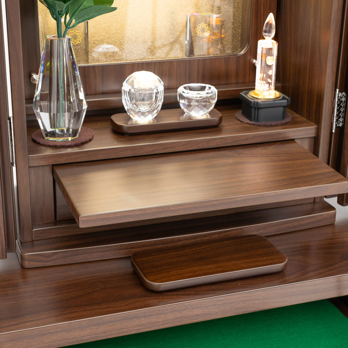 椅子付仏壇チャンス｜ウォールナット｜アクリル扉｜椅子対応｜特装御