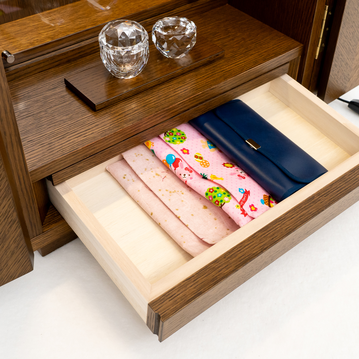 上置き調仏壇せせらぎ｜ナラダーク｜徳島仏壇｜アクリル扉｜特装御本尊